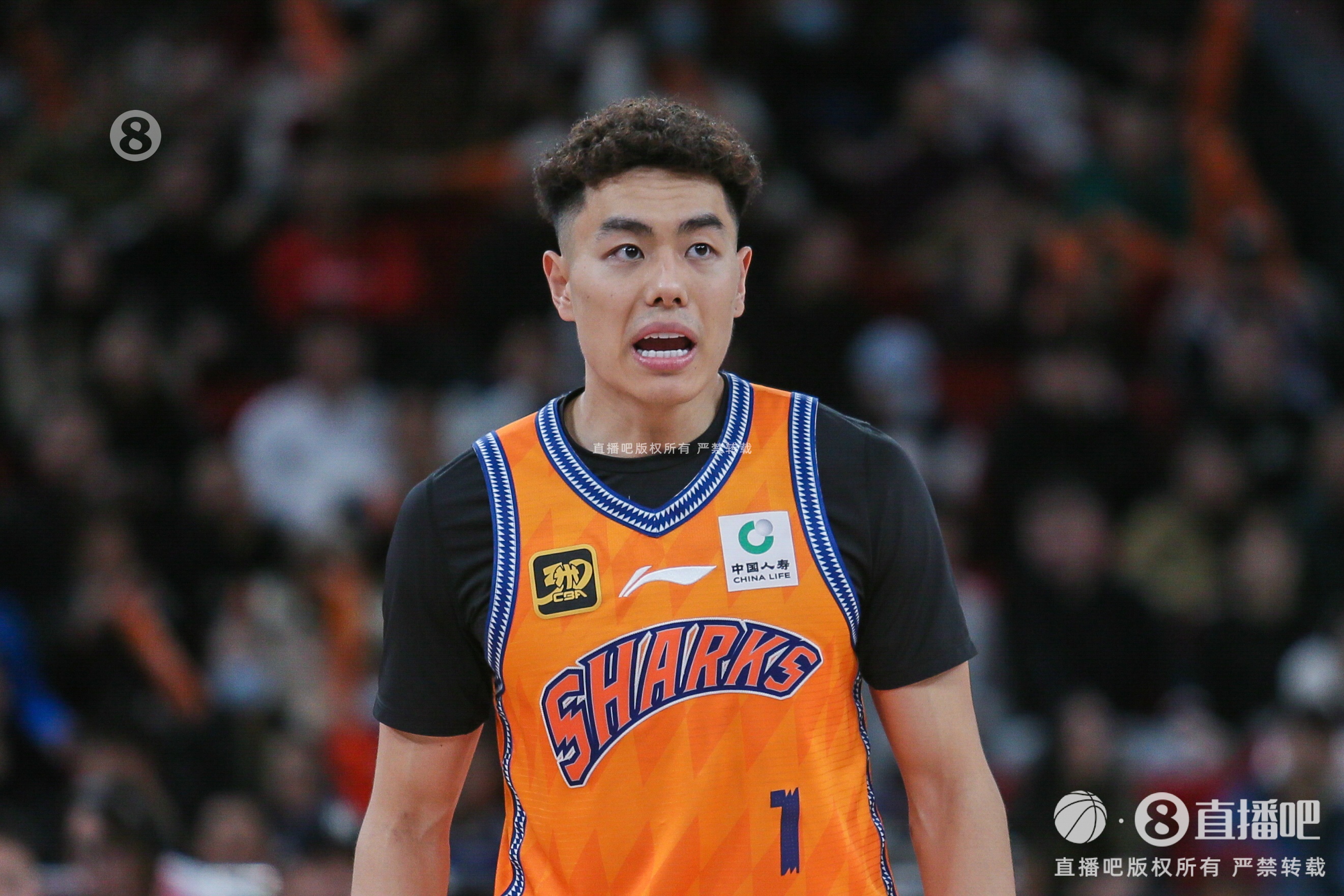 难救主！李添荣替补25分钟8中5拿到14分3助 三分5中4